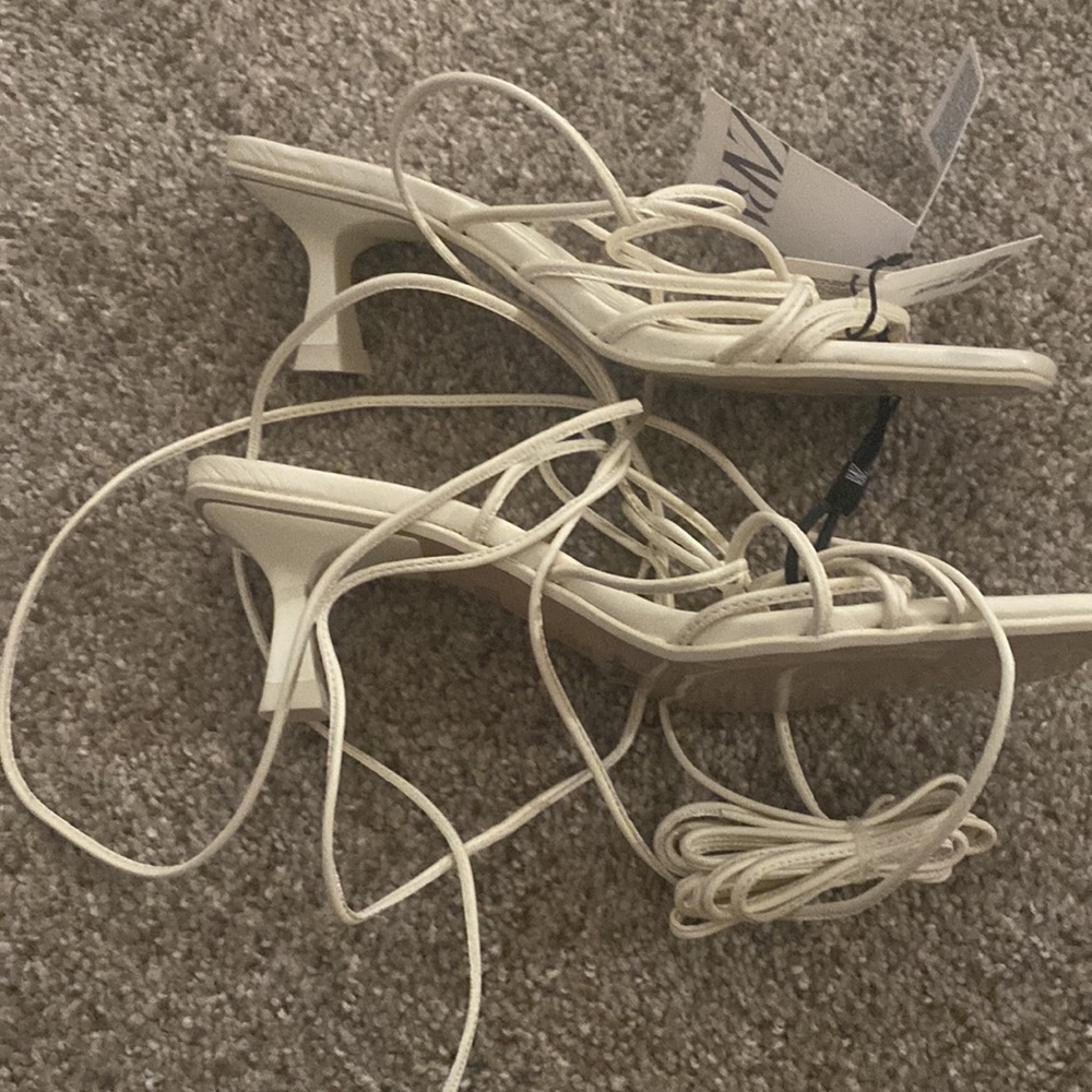 NWT Zara white heel strappy shoes size 6 - Picture 3 of 6